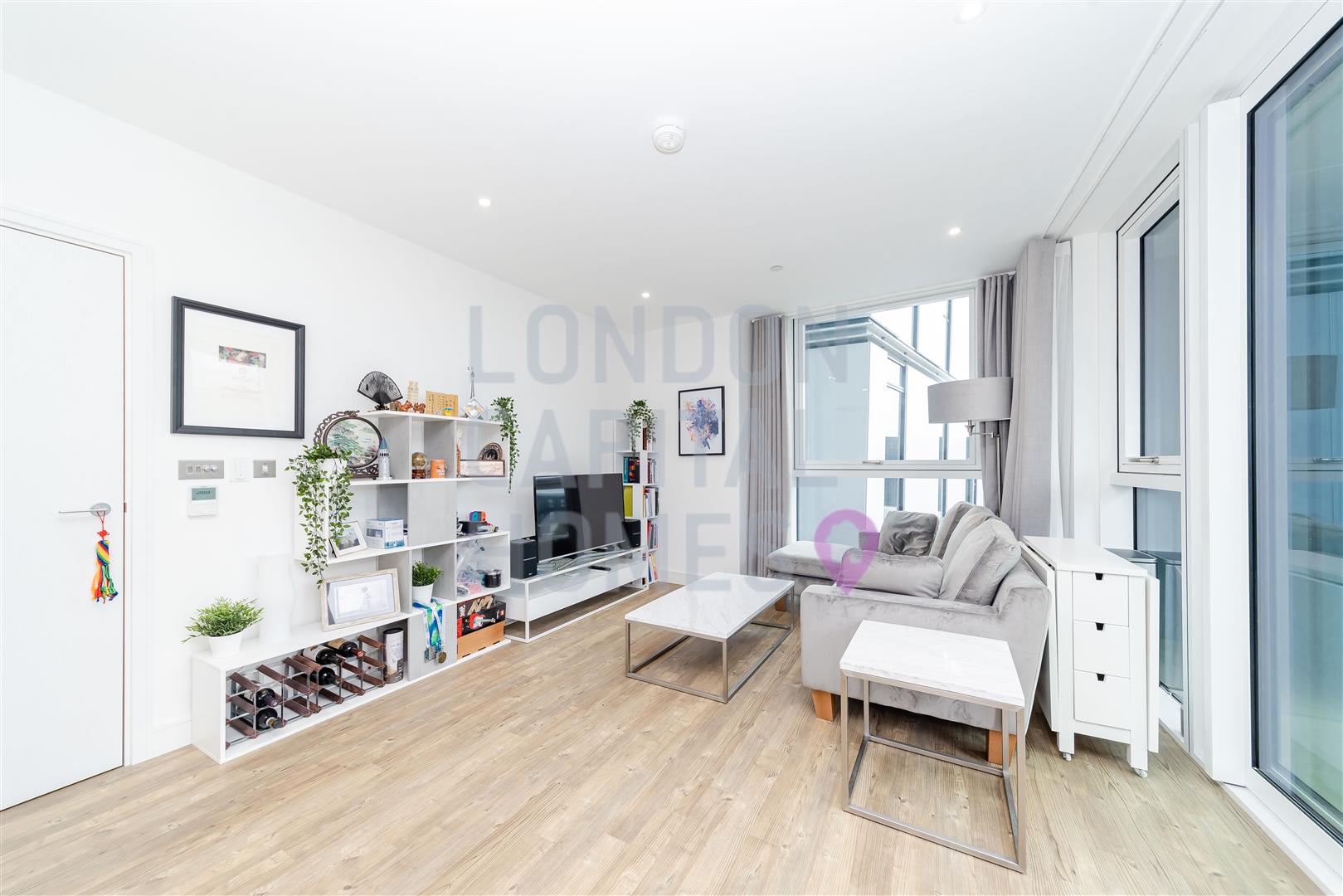 2 bed property in Gladwin Tower, 50 Wandsworth Road, London
